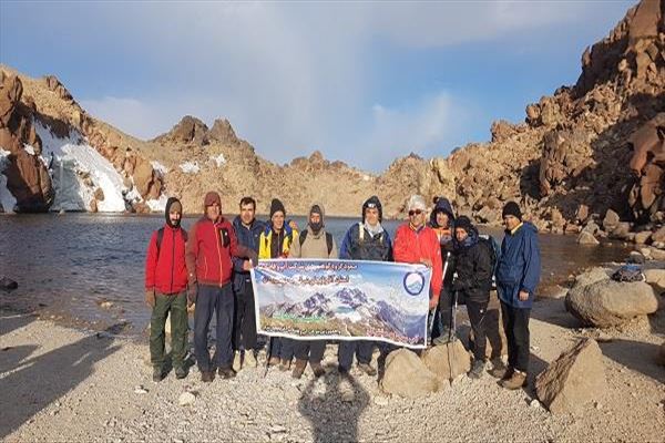 گروه کوهنوردی شرکت آب و فاضلاب آذربایجان شرقی به قله ۴۸۱۱ متری سبلان صعود کرد