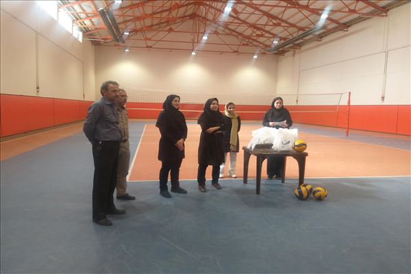 اختتامیه مدرسه والیبال فرزندان دختر کارکنان  شرکت آب وفاضلاب استان 