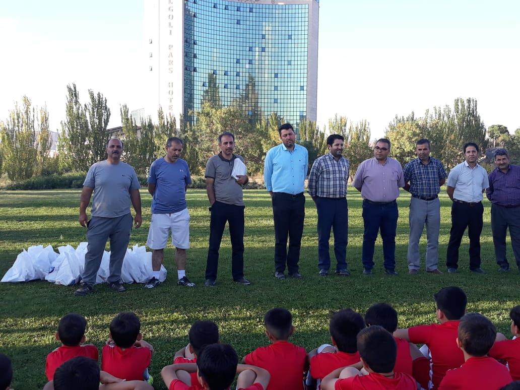 اختتامیه مدرسه فوتبال فرزندان همکارشرکت آب وفاضلاب استان 