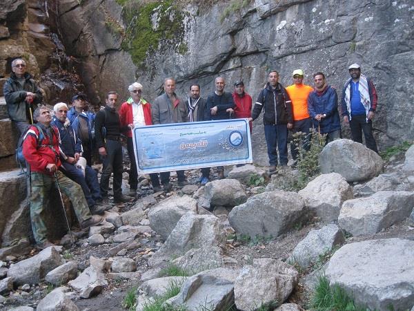 صعود گروه کوهنوردی شرکت آب وفاضلاب استان آذربایجان شرقی به قله بهمن به مناسبت هفته بسیج 